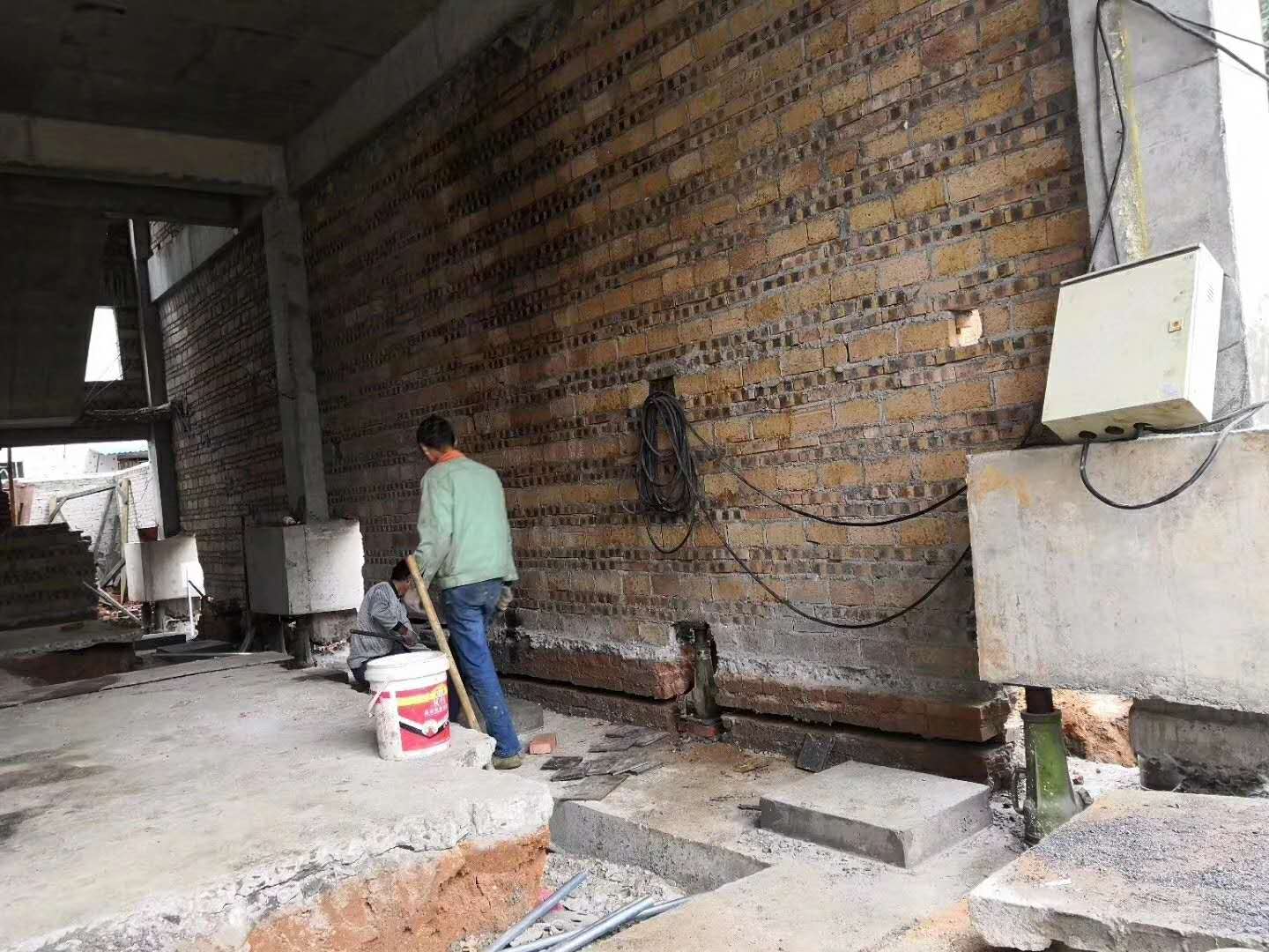 详解纠偏建筑加固中顶升纠偏的具体内容